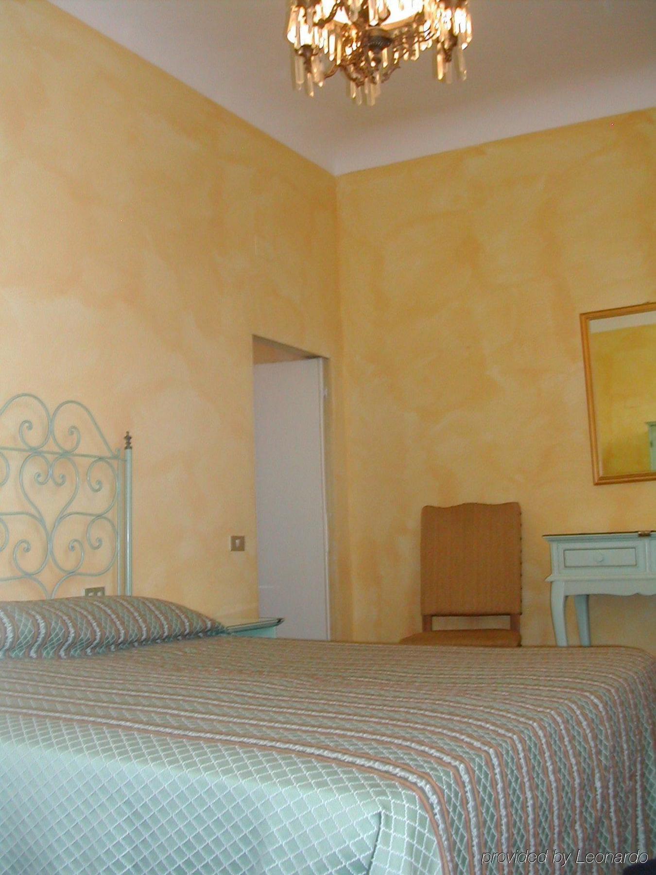Hotel Palazzo Dal Borgo Флоренция Стая снимка